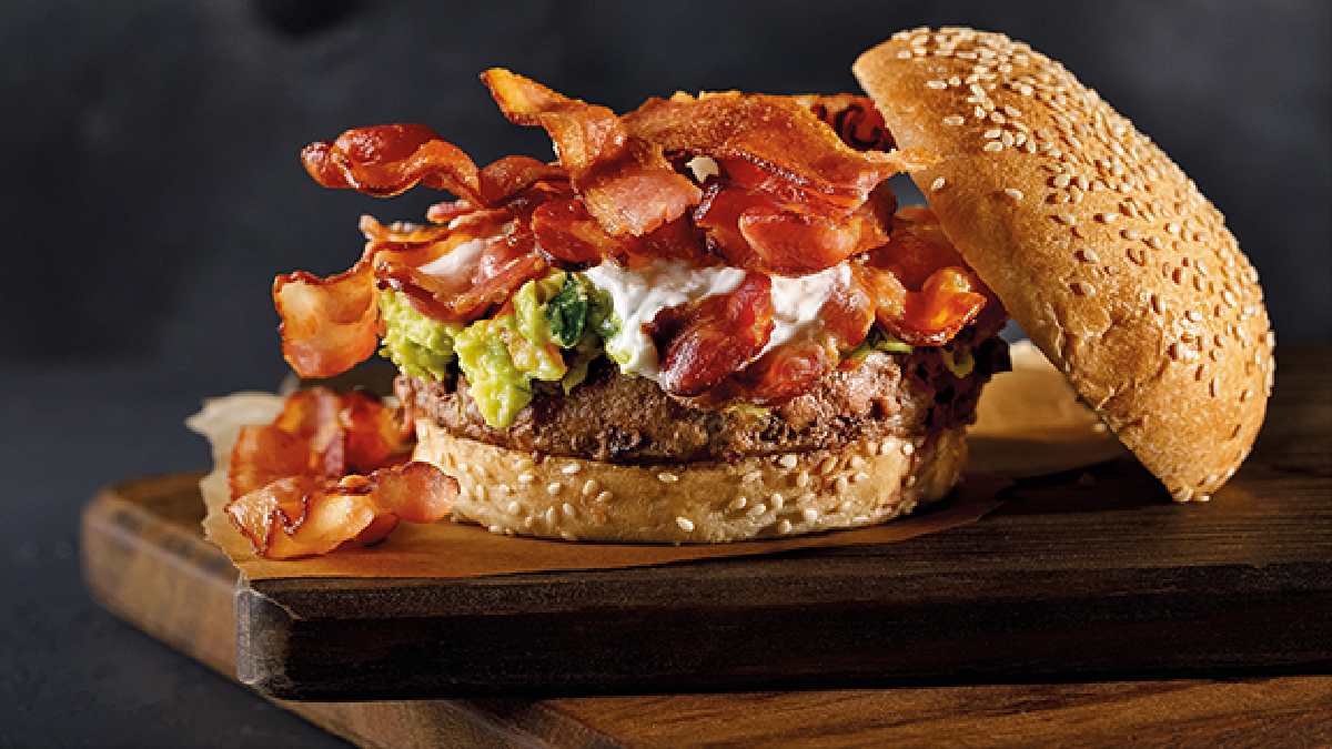 Burger com Bacon, Guacamole e Sour Cream