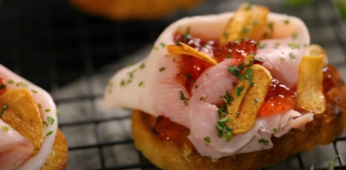 Bruschetta de Alho com Presunto Royal