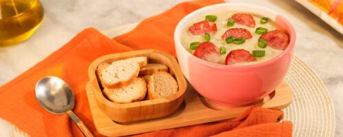 Caldo de Mandioca com Calabresa