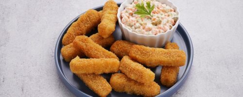 Iscas de Peixe com Molho Tártaro 