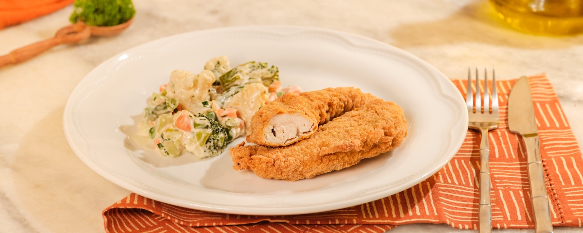 Filé de Frango à Milanesa com Salada de Maionese