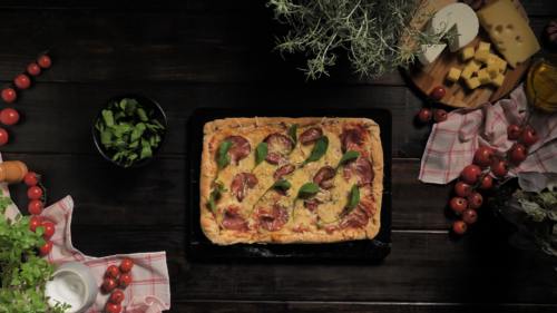 Pizza Quadrada com Salame