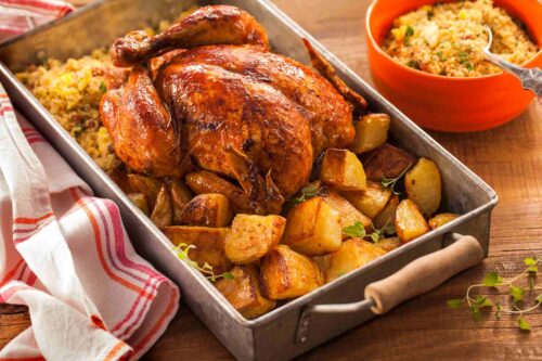 Frango de Padaria com Batatas Assadas e Farofa