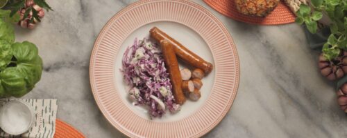 Linguiça Assada no Forno e Salada de Repolho com Abacaxi