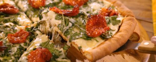 Pizza de Rúcula com Tomate Seco