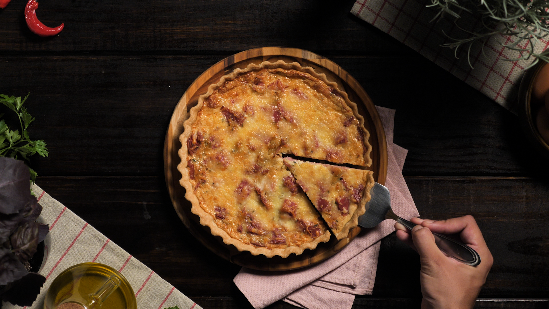 Quiche de Cebola Caramelizada com Mortadela Defumada