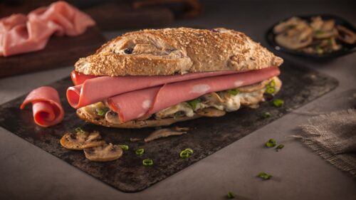 Sanduíche de Mortadela Defumada com Cogumelos