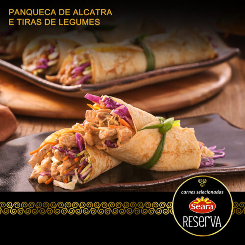 Panqueca com Alcatra e Cebola e Tiras de Legumes