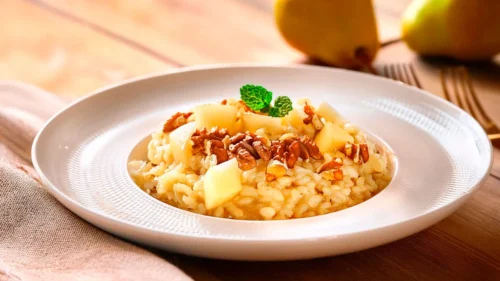 Risoto de pera e nozes com redução de vinho branco