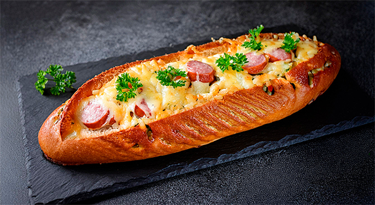 Pão de alho recheado com Salsicha Viena e requeijão cremoso