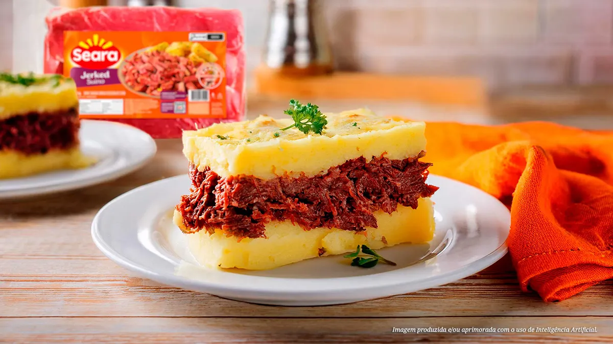 Escondidinho de jerked suíno com purê de batata-doce