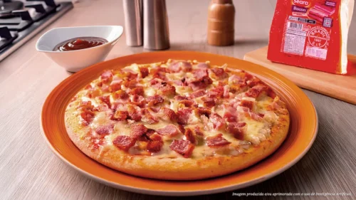 Pizza de bacon com requeijão
