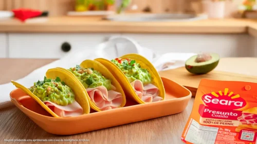 Tacos de presunto e abacate