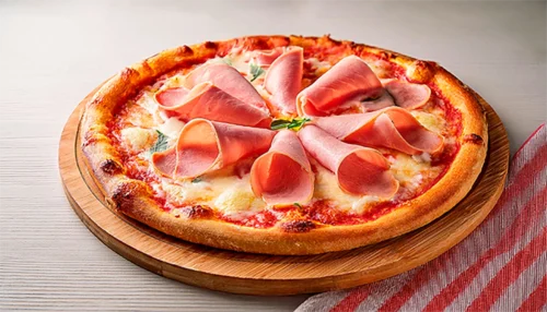 Pizza à moda com presunto cozido