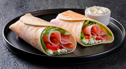 Wrap de mortadela italiana com queijo cottage