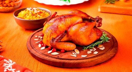 Ave Fiesta com arroz de açafrão e amêndoas