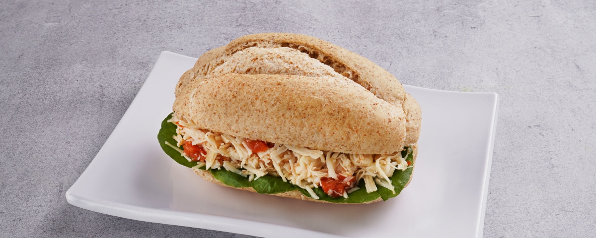 Sanduíche de Frango Desfiado no Pão Francês Integral