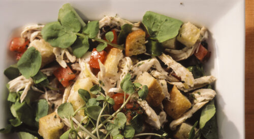 Salada de Frango com Agrião e Pão Italiano
