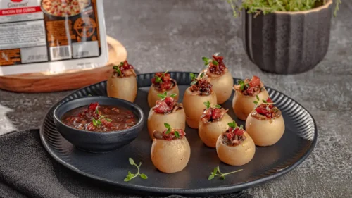 Mini batatas com geleia de bacon e shimeji