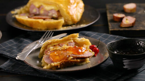 Linguiça Cuiabana com Queijo Brie na Massa Folhada