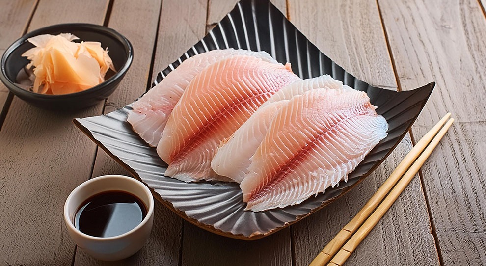 Como preparar sashimi caseiro de tilápia e salmão