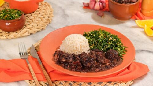 Top 10 acompanhamentos para feijoada