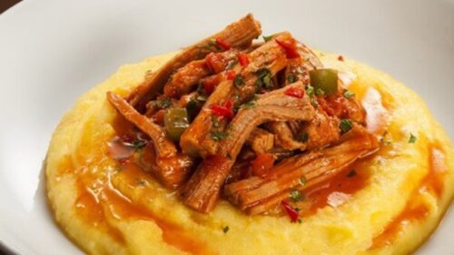 Angu com Carne Desfiada
