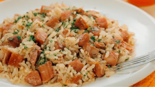 Arroz Tropeiro com Linguiça Calabresa Defumada