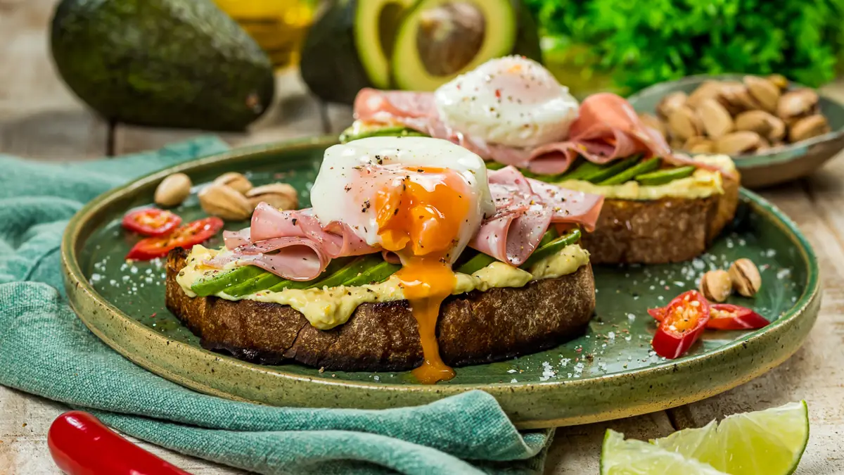 Avocado Toast com Mortadela Italiana