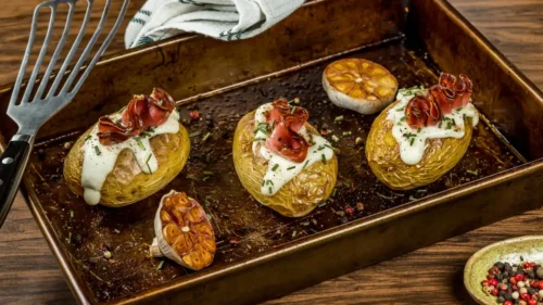 Batata Recheada com Mortadela Defumada e Queijo