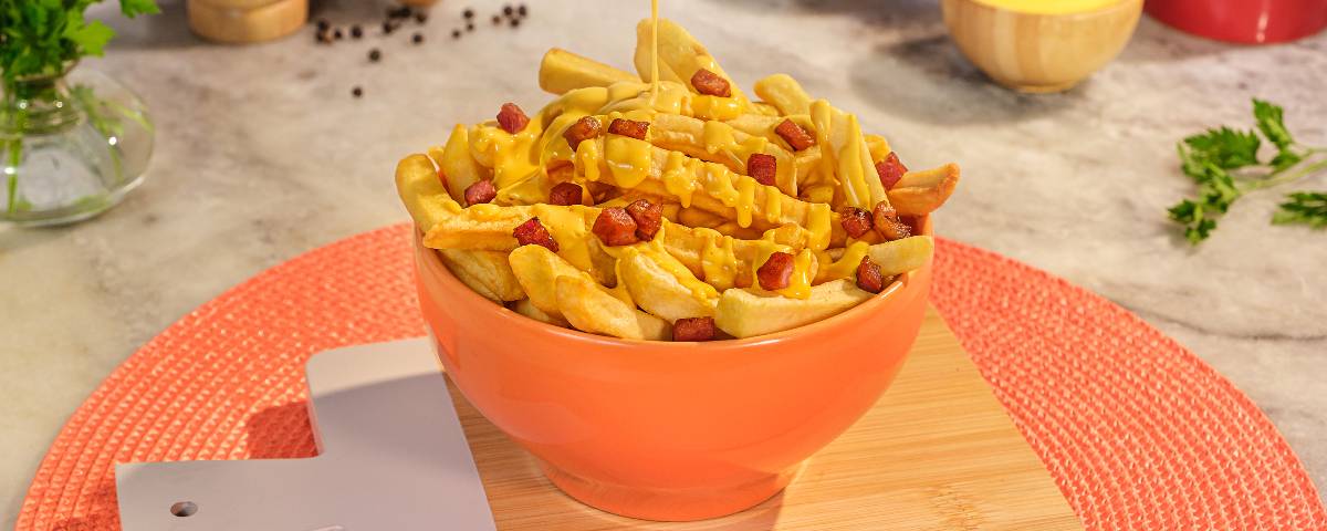 Batata Frita com Cheddar e Bacon