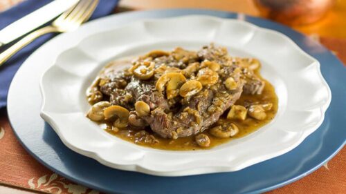 Bife ao Molho Madeira com Purê de Mandioquinha