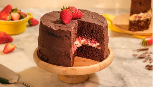 Bolo de Chocolate com Morango