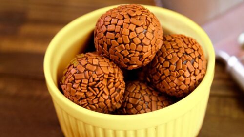 Brigadeiro de microondas: aprenda a fazer em 4 passos super simples