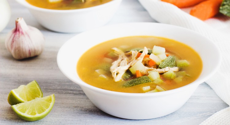 Caldo de Frango com Alho