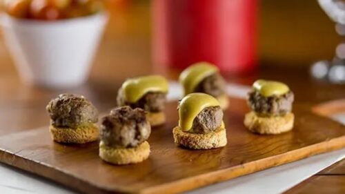 Canapé de Hambúrguer com Maionese de Dijon