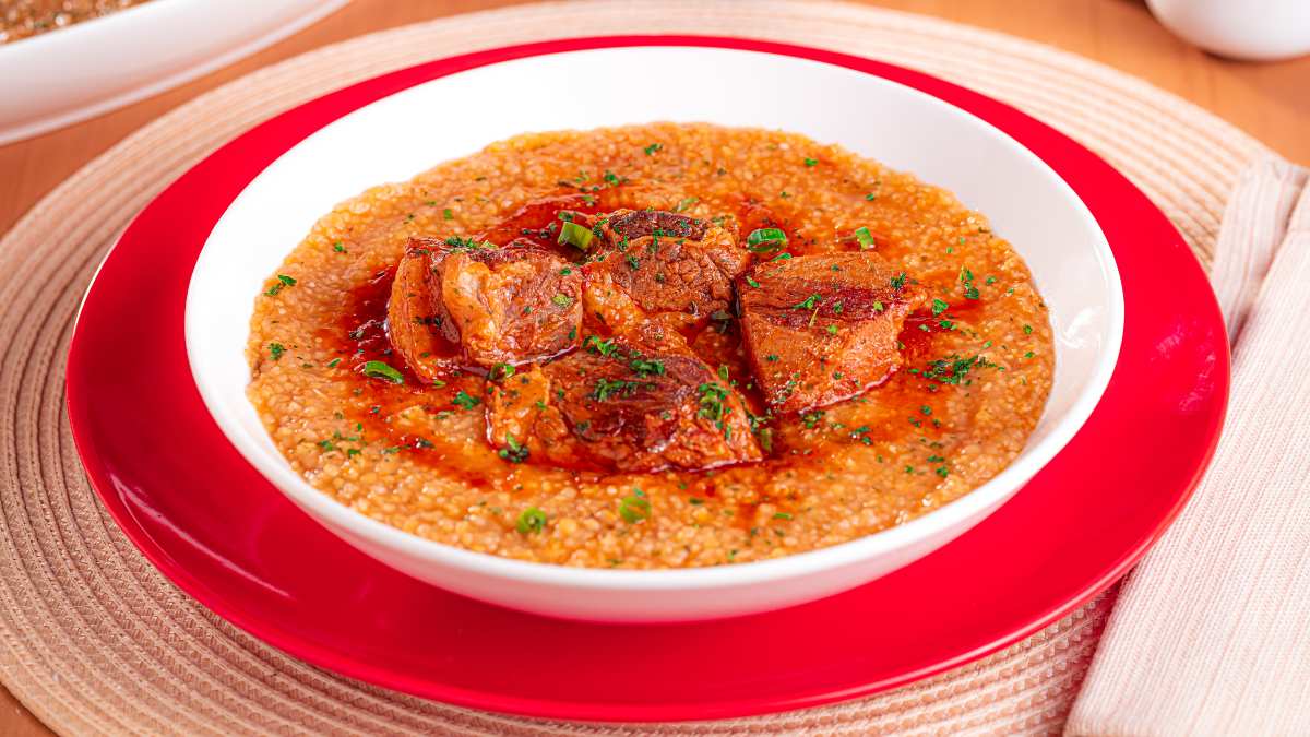 Como cozinhar canjiquinha na panela de pressão? Confira essa receita com costelinha