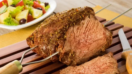 Capa de Filé com Salada Mediterrânea