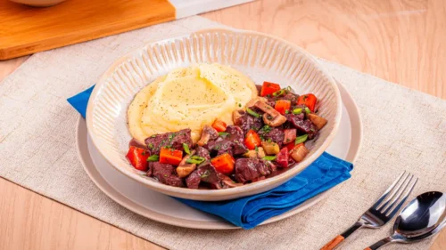 Carne de Panela com Molho de Vinho
