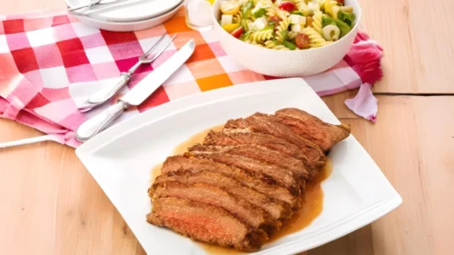 Churrasco de Fraldinha na Mostarda com Salada de Macarrão