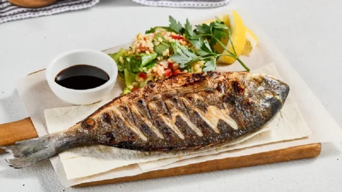 Churrasco de peixe e mais dicas para fazer delícias do mar na brasa