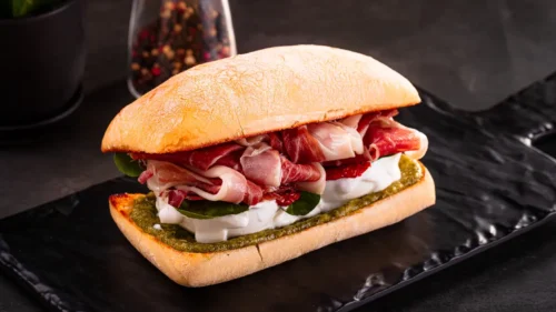 Ciabatta Caprese com Presunto Parma