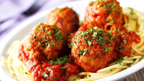4 comidas rápidas e práticas com almôndegas