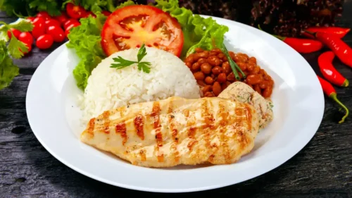 Consumir proteínas em todas as refeições ajuda a envelhecer com mais saúde. Entenda!
