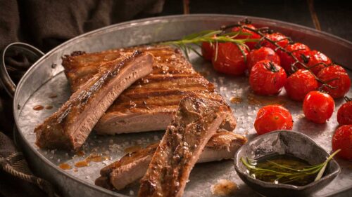 Costela na churrasqueira: 7 dicas para ter uma carne macia e suculenta