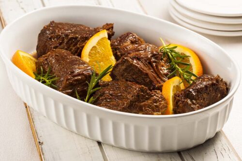 Almoço com costela bovina: 7 receitas diferentes na pressão e forno