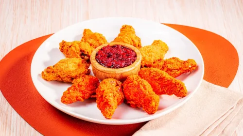 Coxinha da Asa Empanada com Geleia de Morango e Pimenta