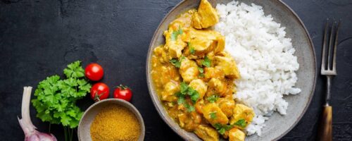 Arroz com Frango ao Curry e Leite de Coco