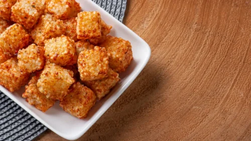 Aprenda a fazer esse aperitivo fácil de dadinho de cuscuz 