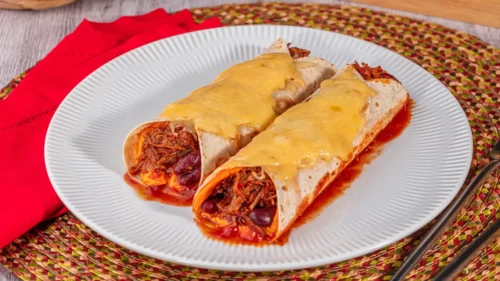 Enchilada de Costela Desfiada ao Molho Sugo